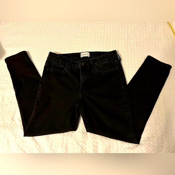 Crown & Ivy sz 8 Petite high waisted black denim, black jeans, sleek, sexy, cute - Picture 1 of 11